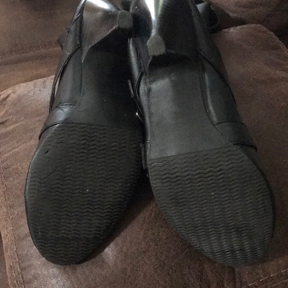 Size 8 boots - Picture 4 of 4